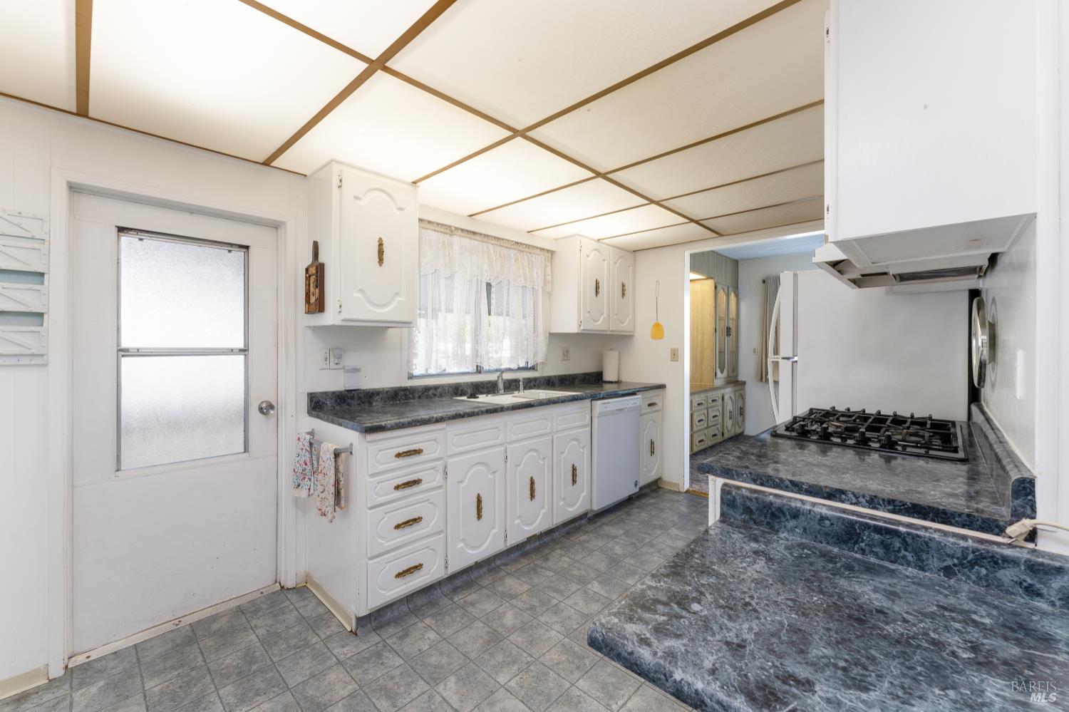10755 Mobile Village Way Willits CA 95490