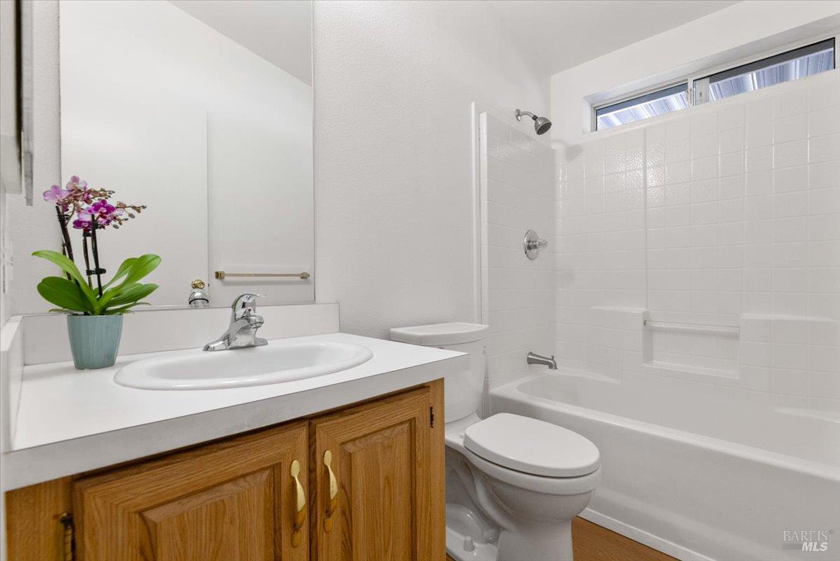 117 Oakwood Drive Petaluma CA 94954