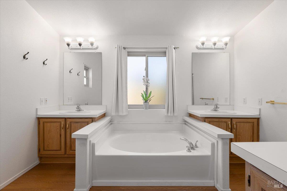 117 Oakwood Drive Petaluma CA 94954