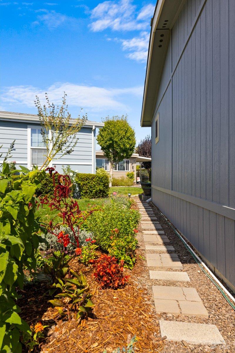 117 Oakwood Drive Petaluma CA 94954