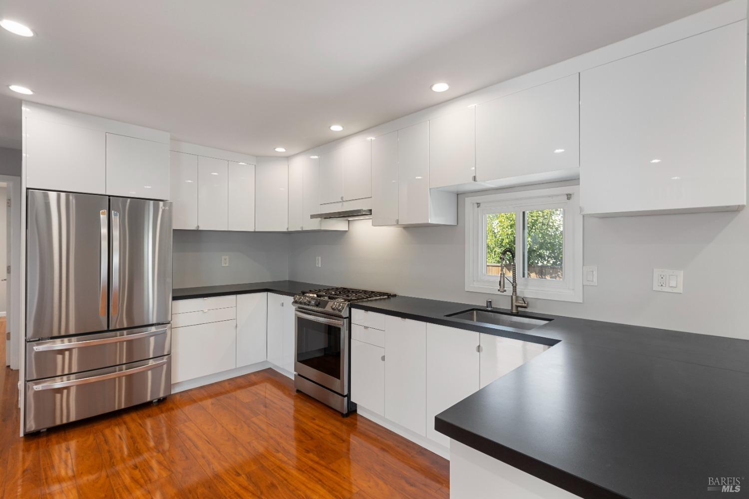 363 Glacier Way San Rafael CA 94903