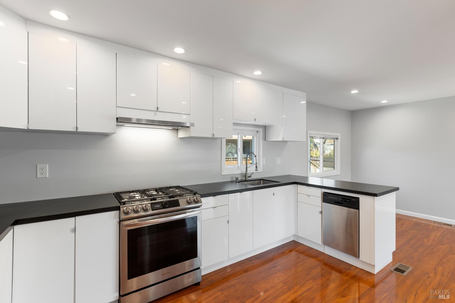 363 Glacier Way San Rafael CA 94903
