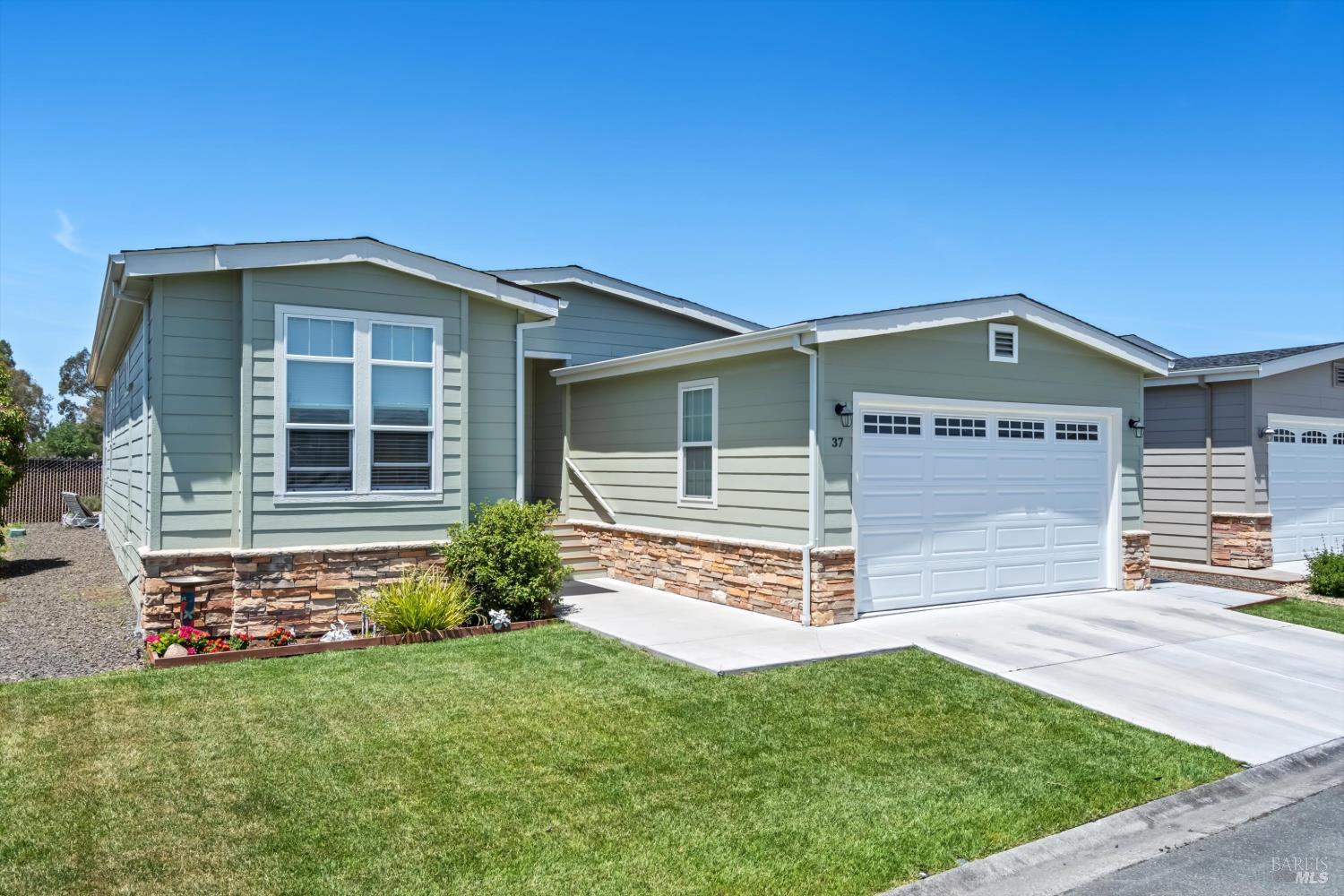 1945 Piner Road Santa Rosa CA 95403