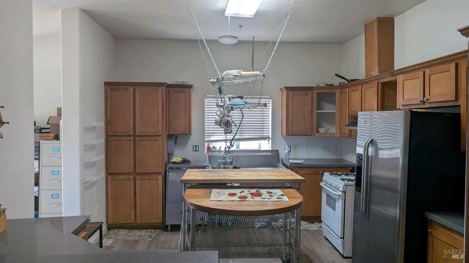 105 Church Lane Cloverdale CA 95425
