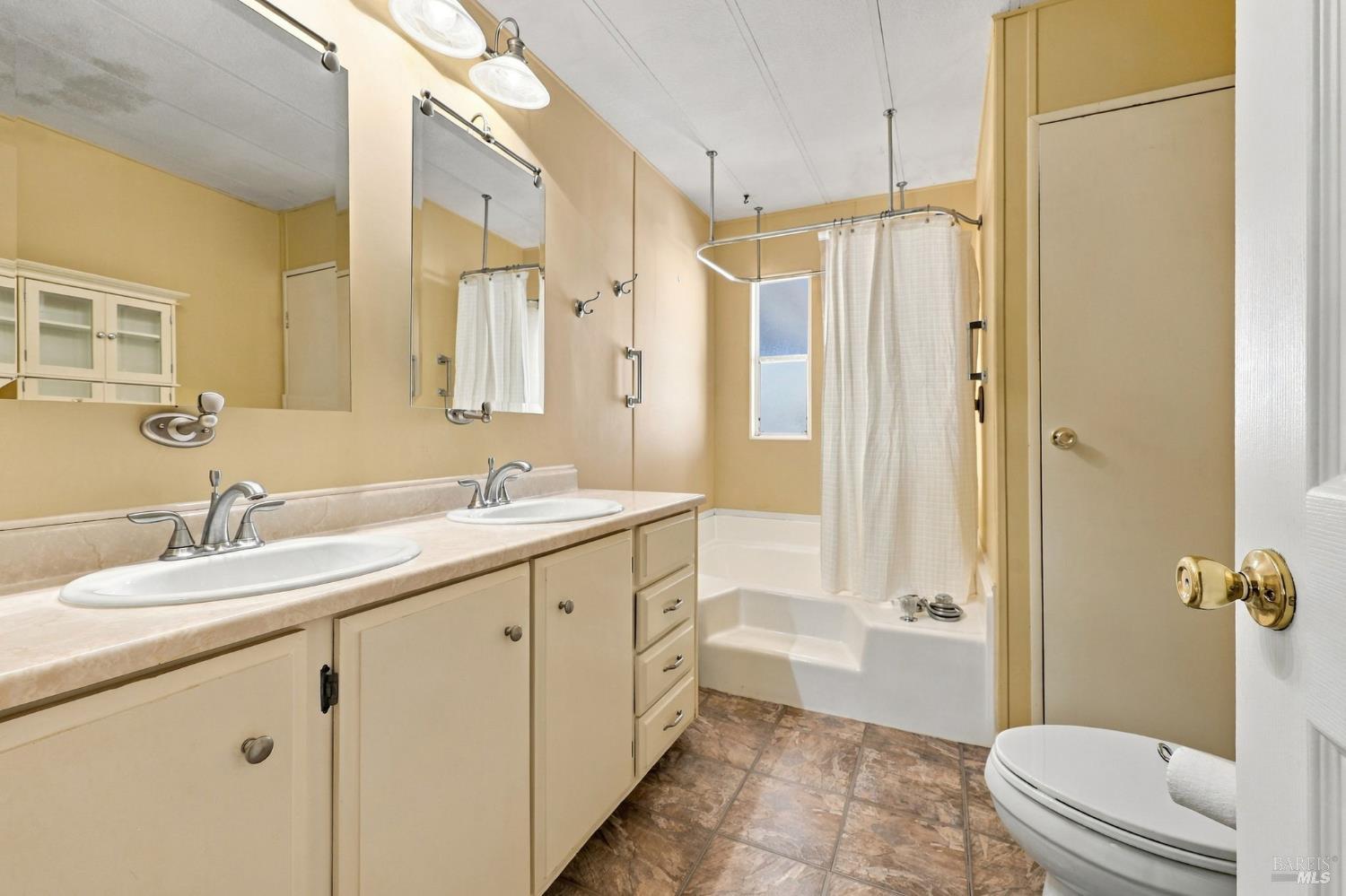 1037 Maple Drive Windsor CA 95492