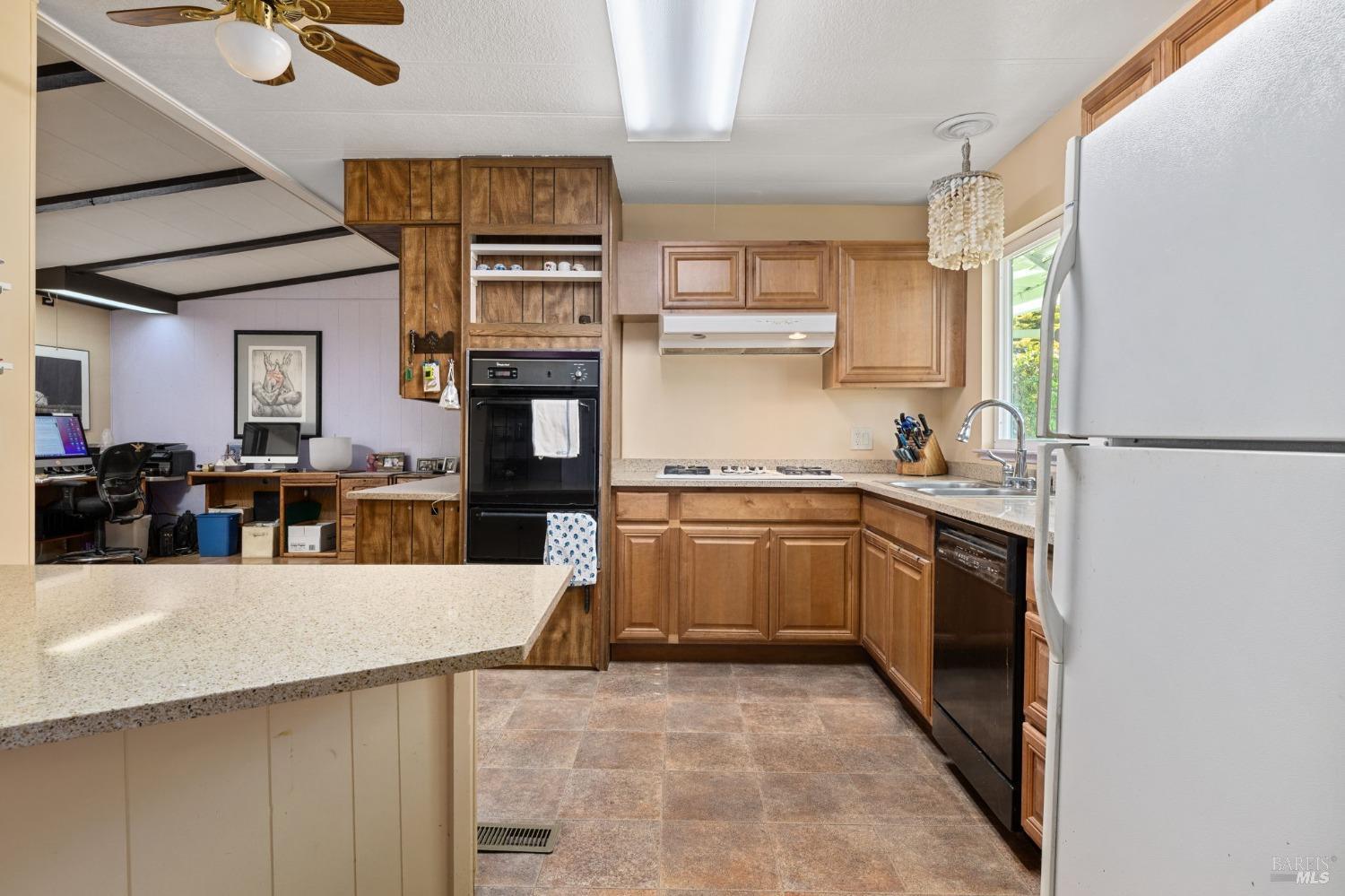 24 Circulo Vida Rohnert Park CA 94928