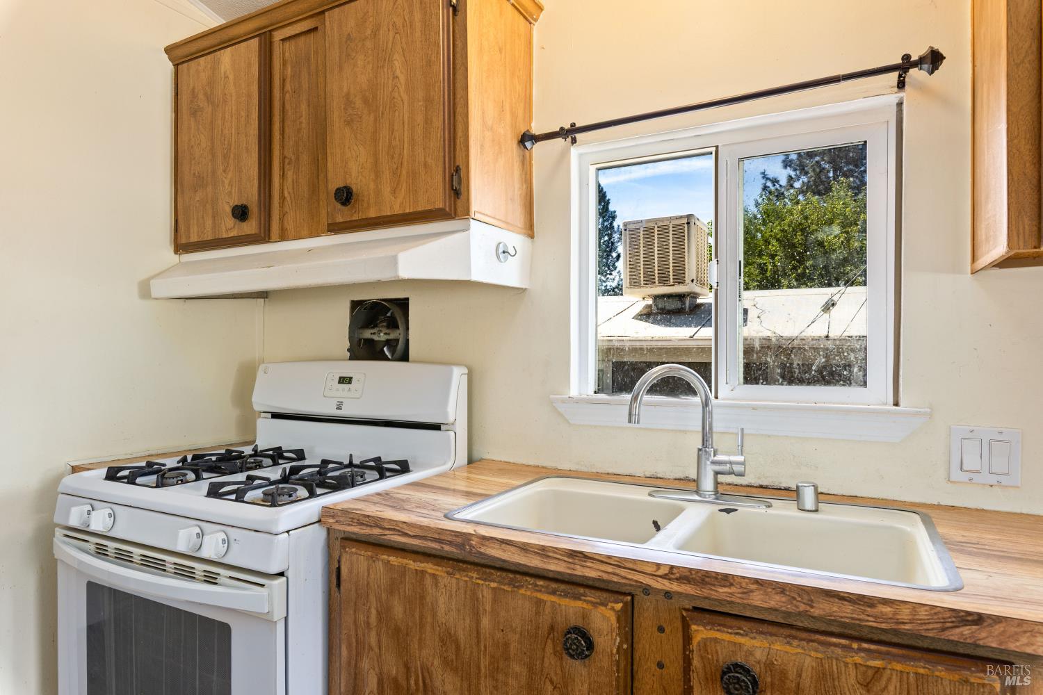 6153 James Street Clearlake CA 95422