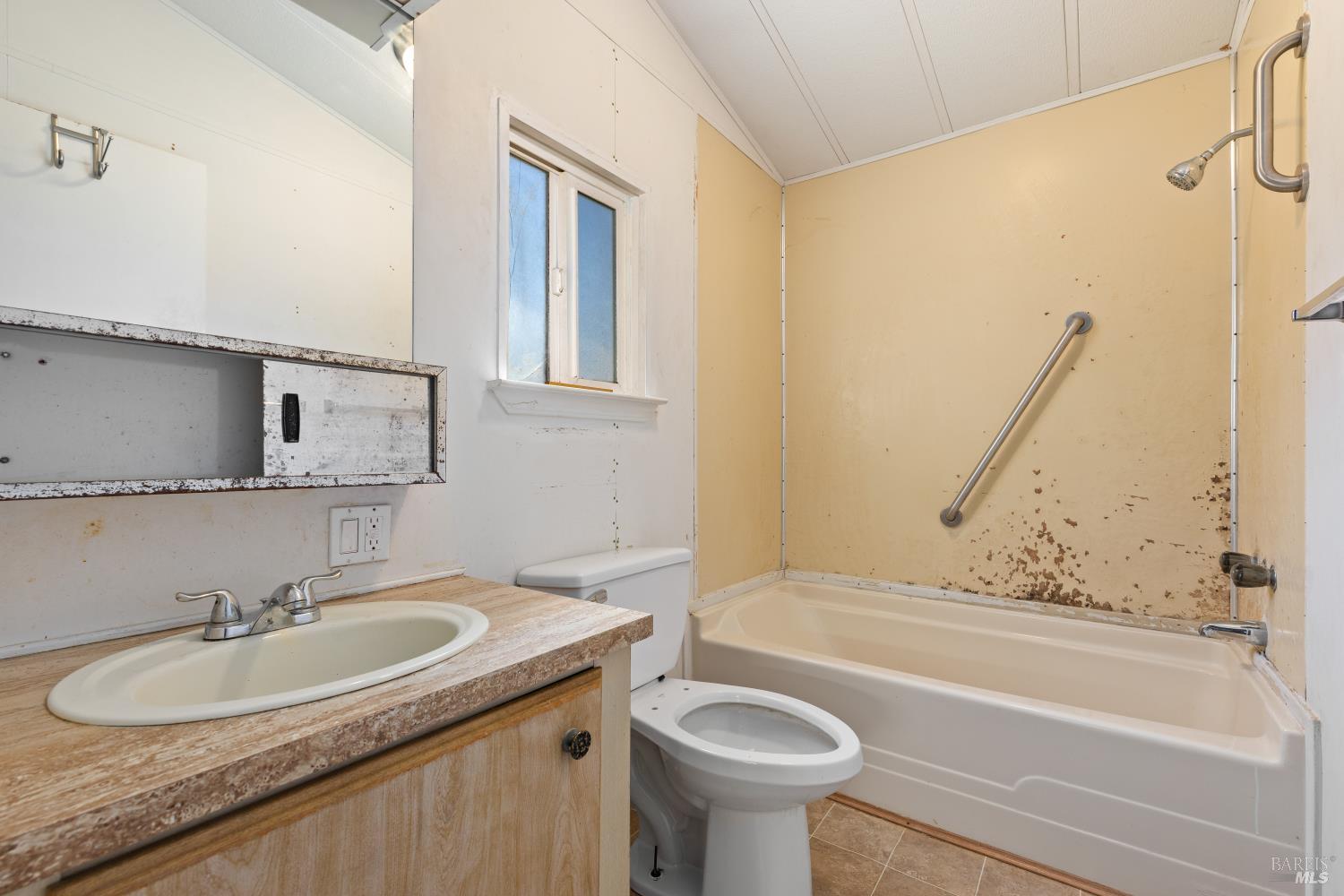 6153 James Street Clearlake CA 95422