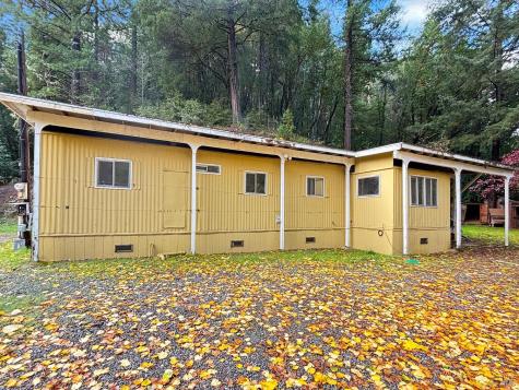 5011 Canyon Road Willits CA 95490