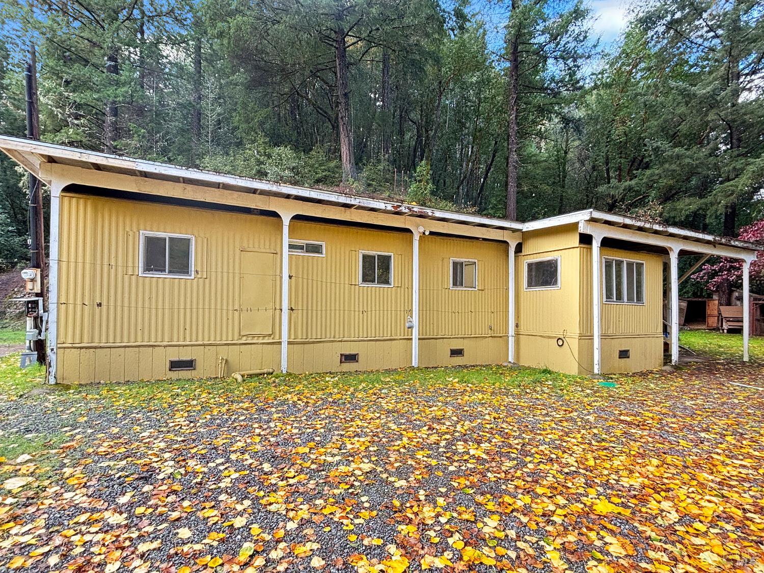 5011 Canyon Road Willits CA 95490