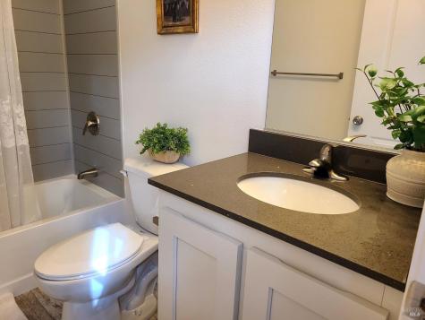 890 Rockwell Road Cloverdale CA 95425