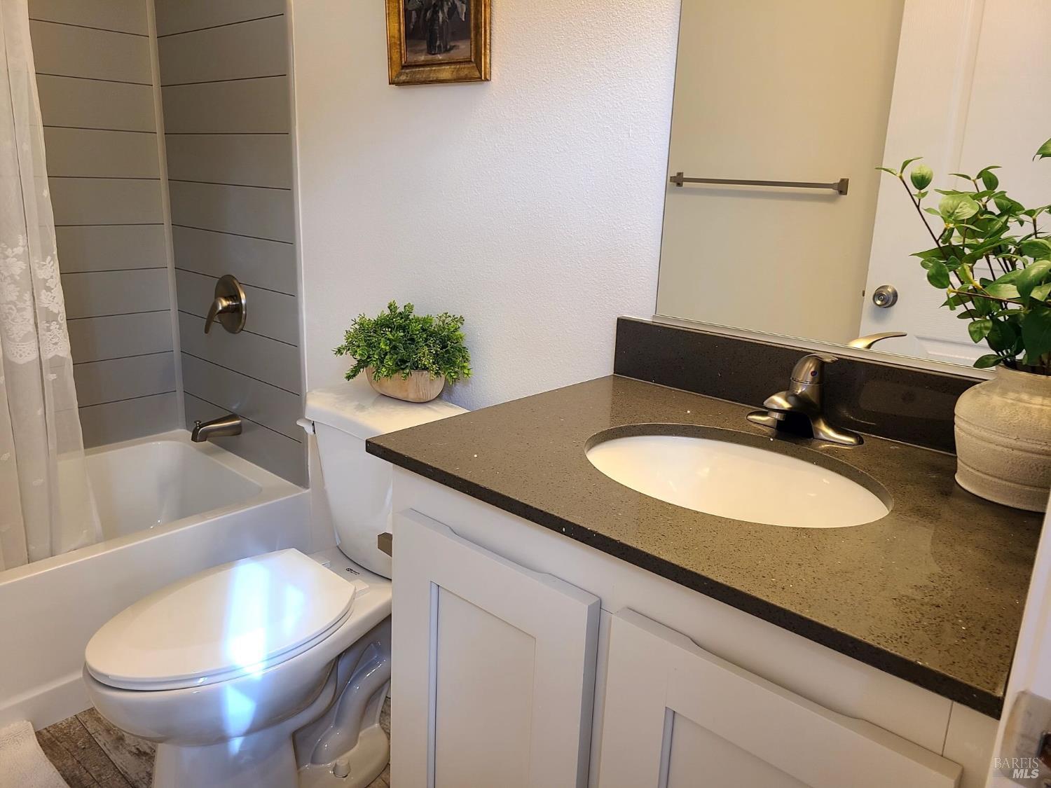 890 Rockwell Road Cloverdale CA 95425