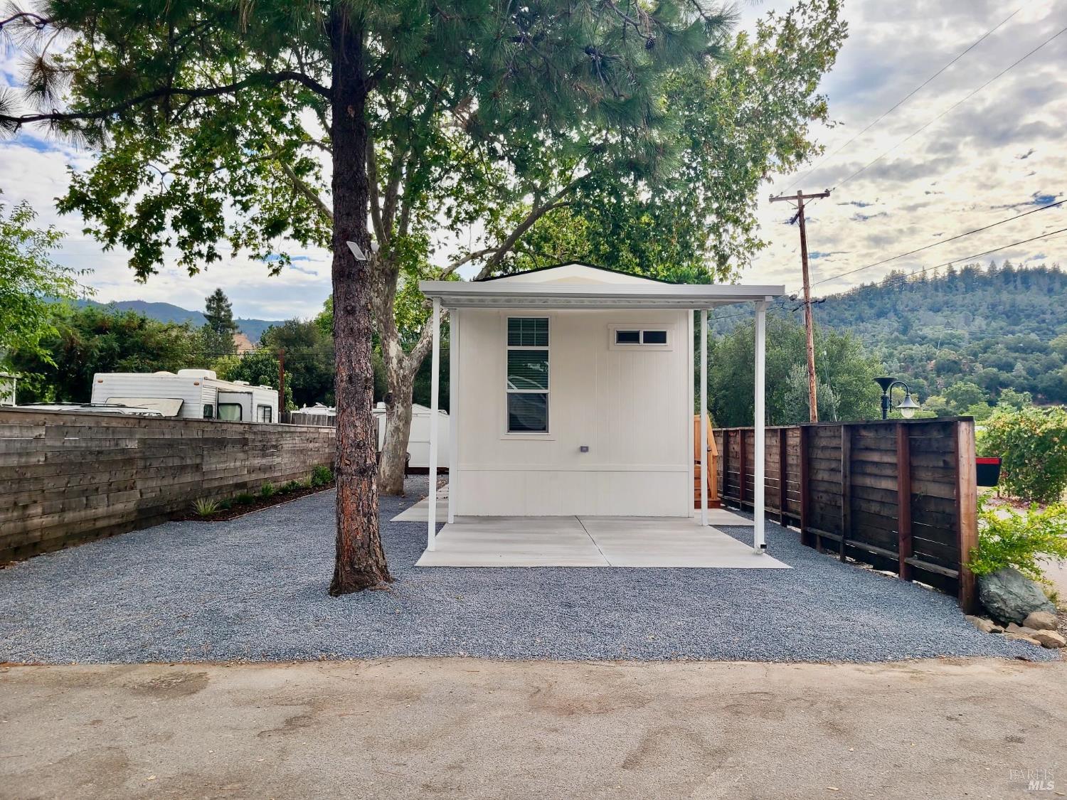 890 Rockwell Road Cloverdale CA 95425