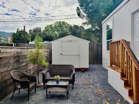890 Rockwell Road Cloverdale CA 95425
