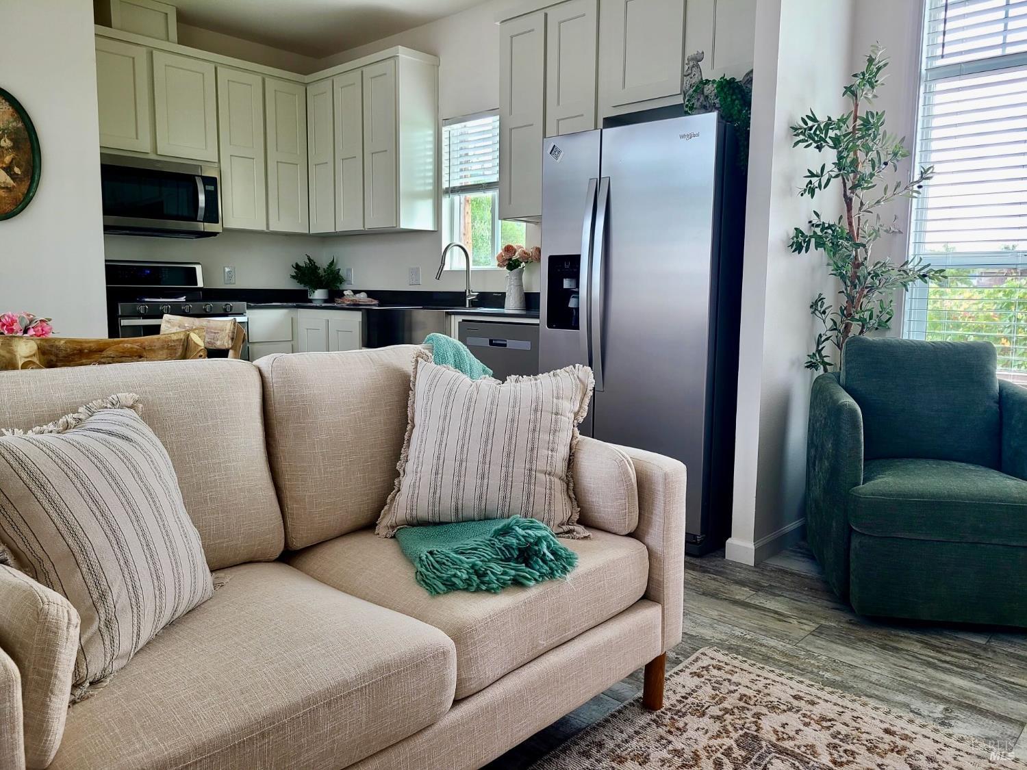 890 Rockwell Road Cloverdale CA 95425