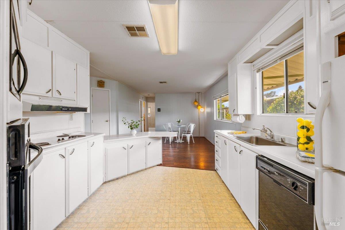 243 Parque Cabana Court Rohnert Park CA 94928