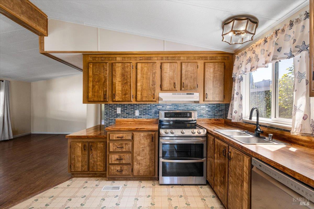 1513 Florence Way Petaluma CA 94954