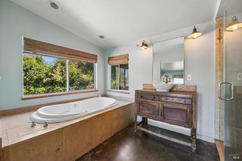 9333 Redtail Hawk Lane Cotati CA 94931