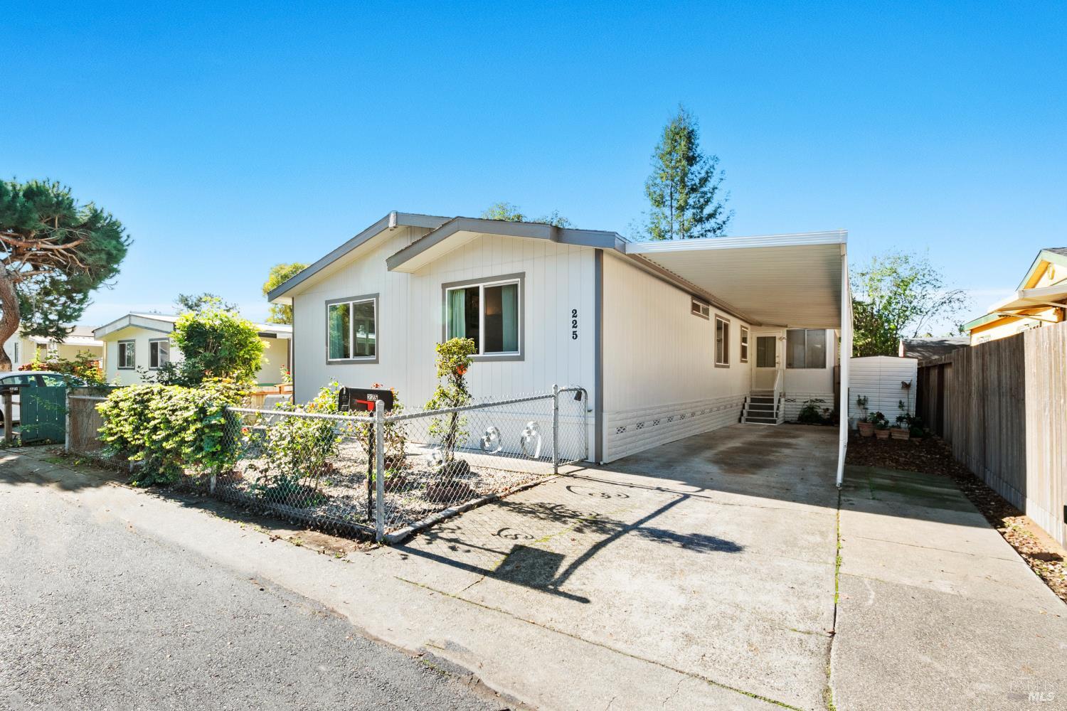 225 Magnolia Avenue Santa Rosa CA 95407