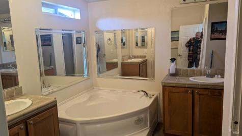 105 Church Lane Cloverdale CA 95425