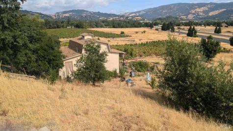 105 Church Lane Cloverdale CA 95425