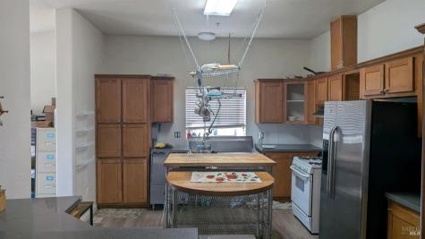 105 Church Lane Cloverdale CA 95425