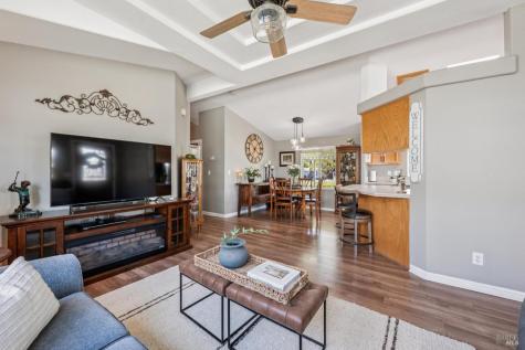 505 Maplewood Court Petaluma CA 94954