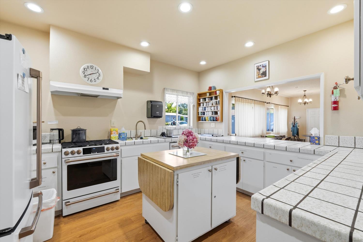 96 Tanya Way Roseville CA 95661