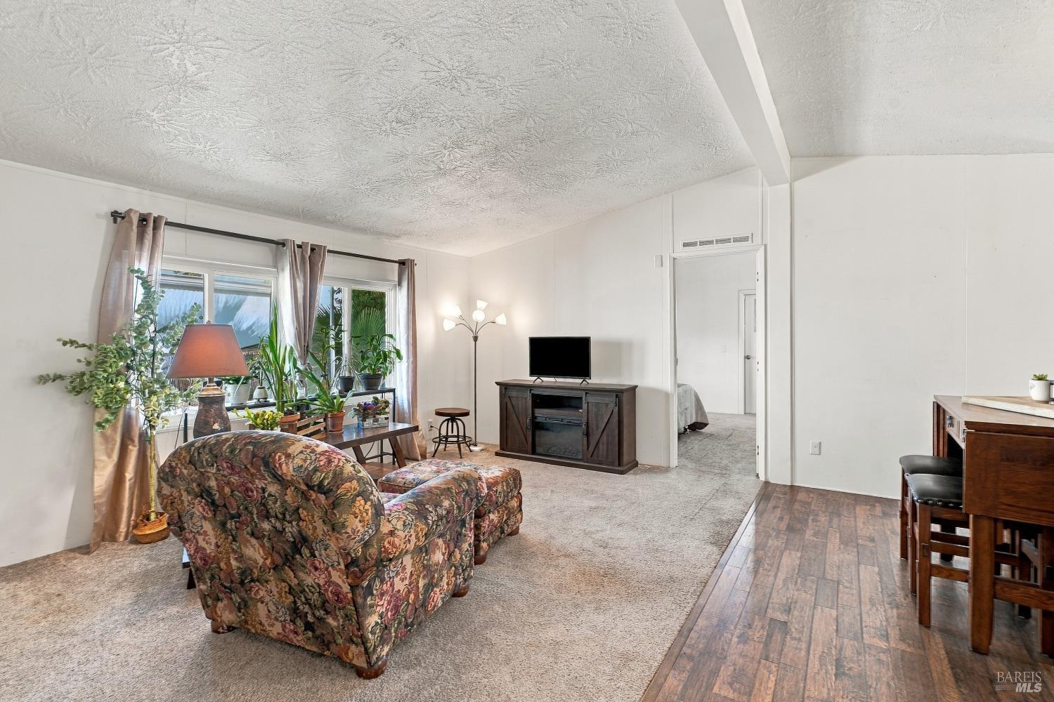 1138 Broadleaf Lane Windsor CA 95492