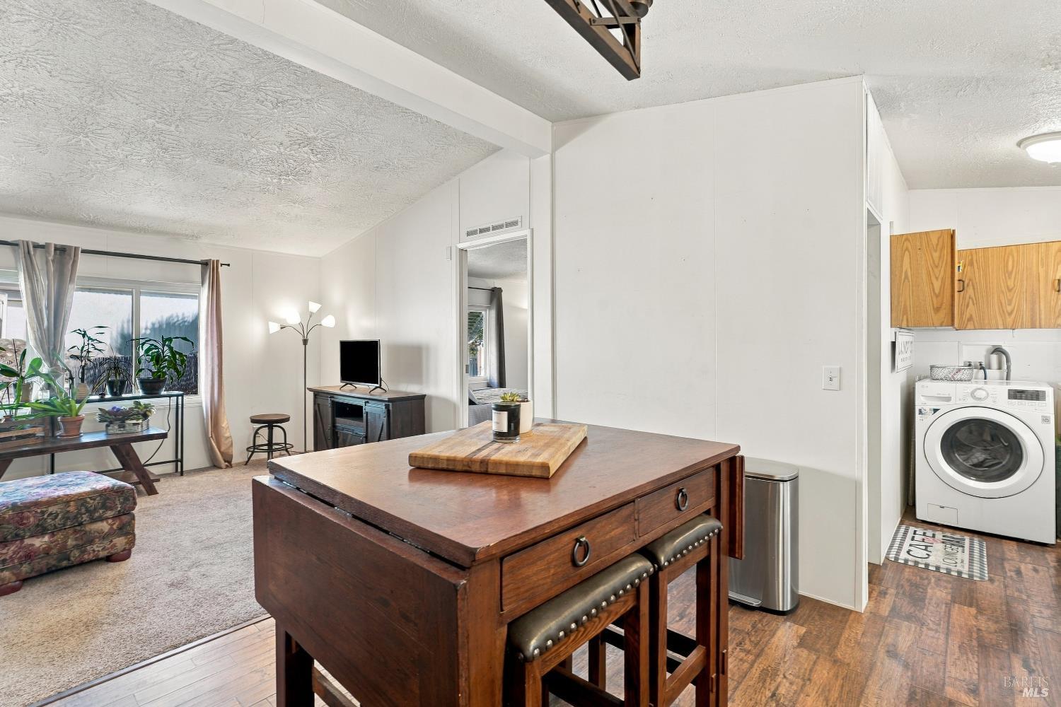 1138 Broadleaf Lane Windsor CA 95492