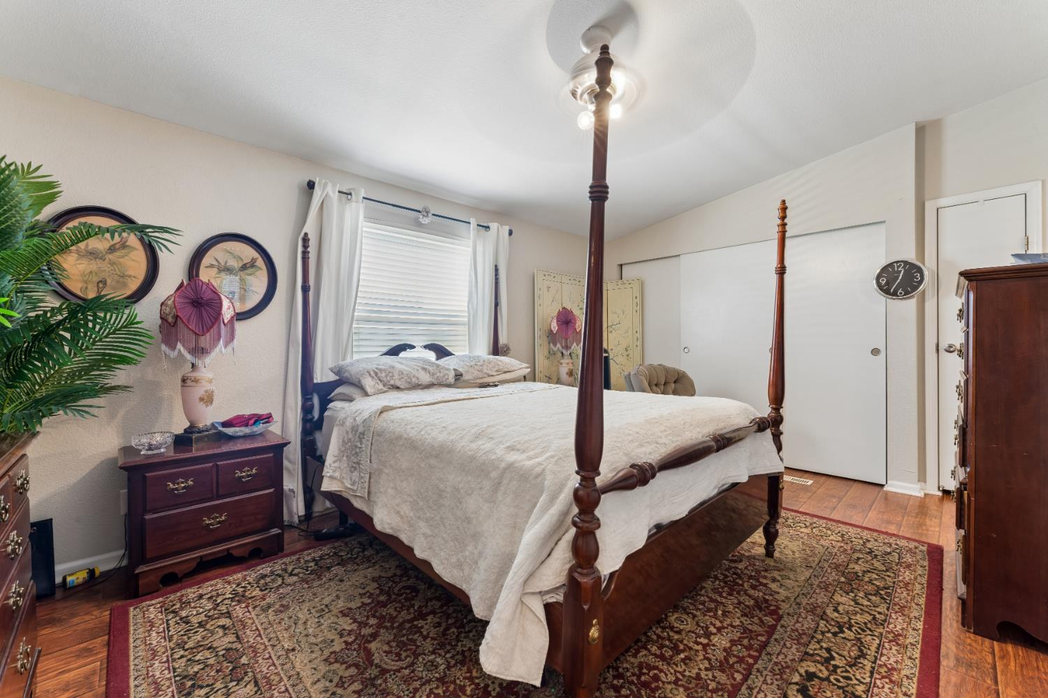 6709 Capital Circle Sacramento CA 95828