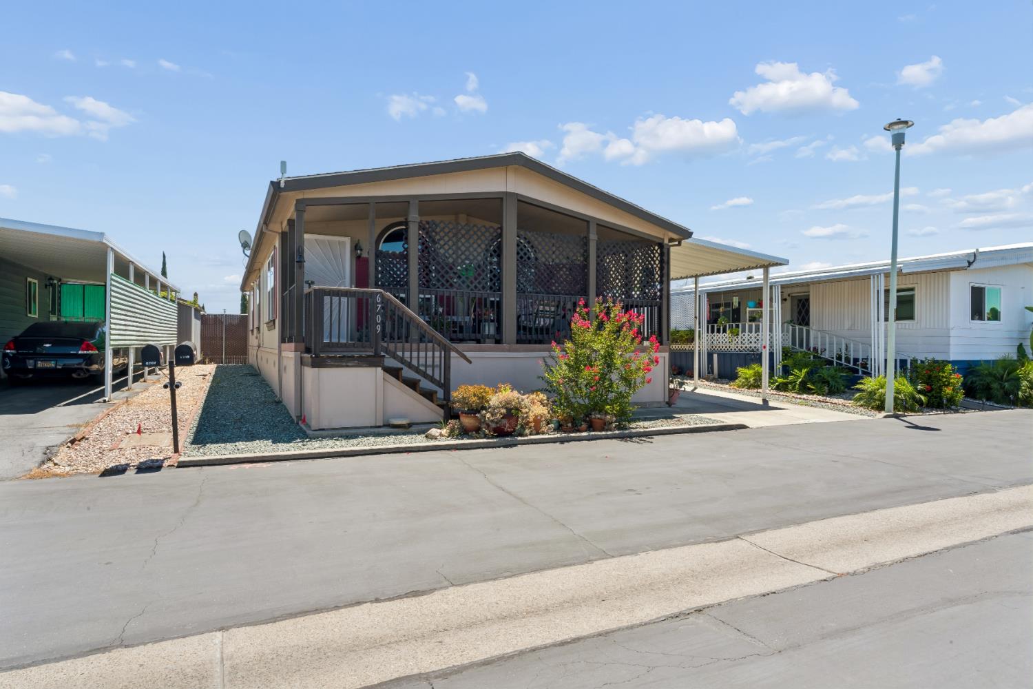 6709 Capital Circle Sacramento CA 95828