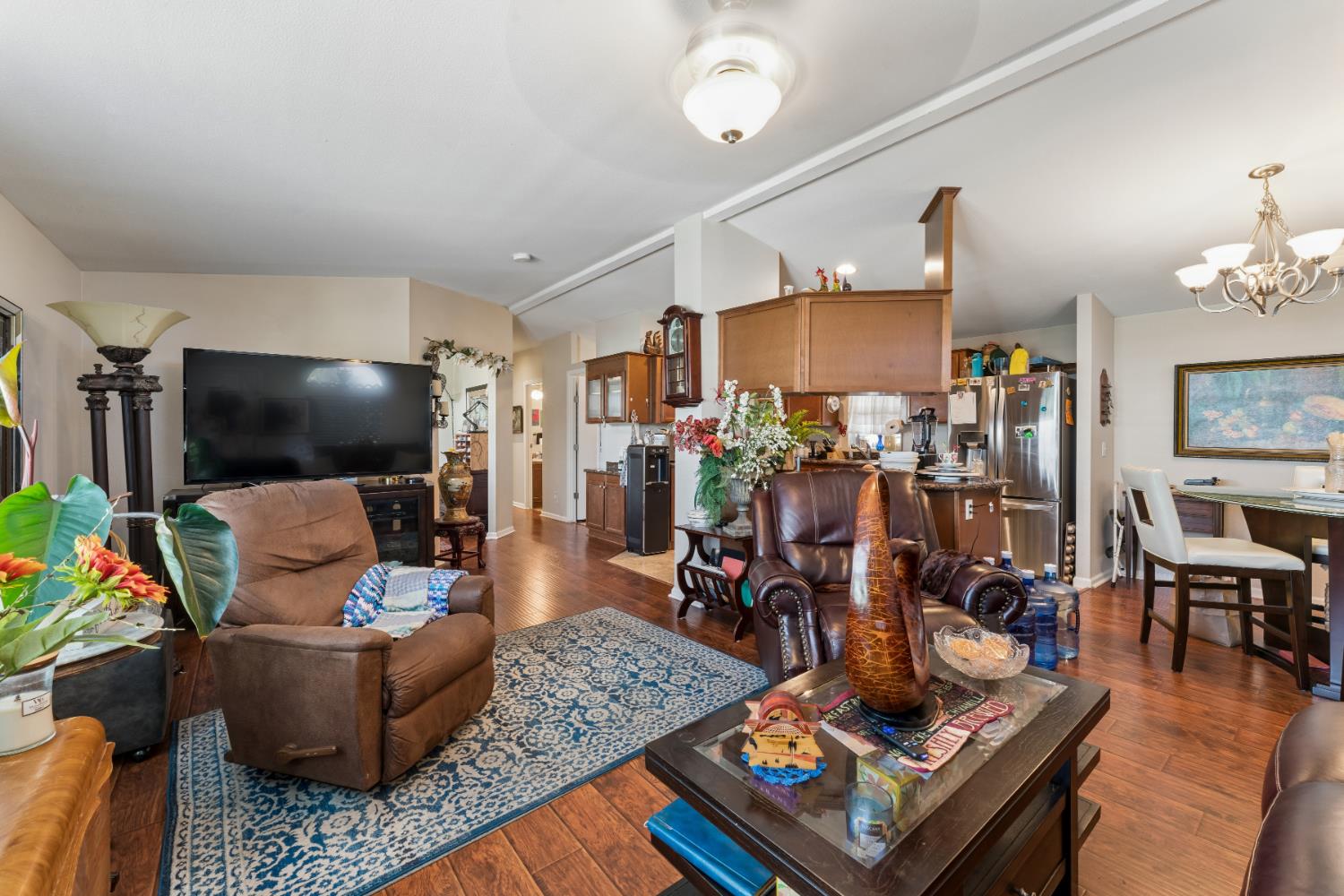 6709 Capital Circle Sacramento CA 95828