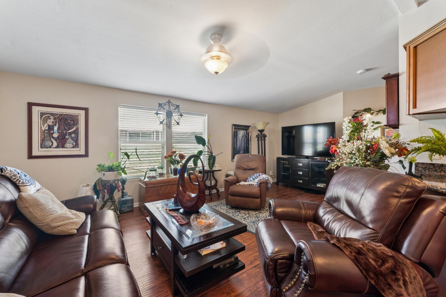 6709 Capital Circle Sacramento CA 95828