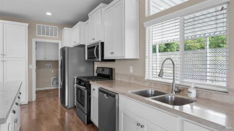 88 Oakwood Drive Petaluma CA 94954