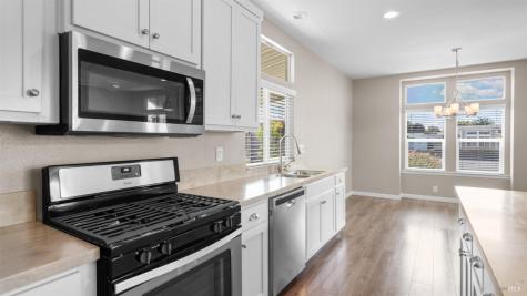88 Oakwood Drive Petaluma CA 94954