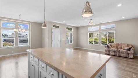 88 Oakwood Drive Petaluma CA 94954