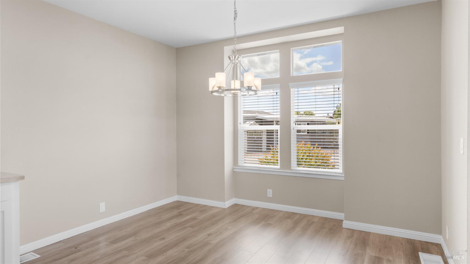 88 Oakwood Drive Petaluma CA 94954