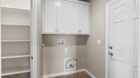 88 Oakwood Drive Petaluma CA 94954