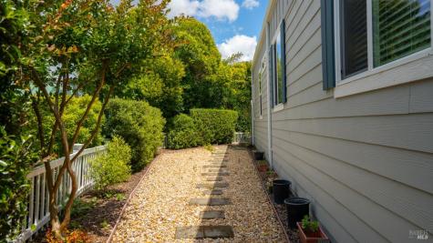 88 Oakwood Drive Petaluma CA 94954
