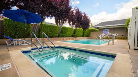 88 Oakwood Drive Petaluma CA 94954