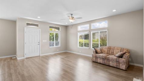 88 Oakwood Drive Petaluma CA 94954