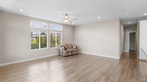 88 Oakwood Drive Petaluma CA 94954
