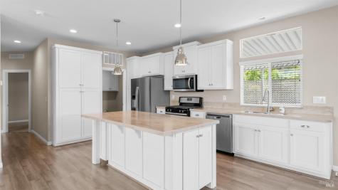 88 Oakwood Drive Petaluma CA 94954