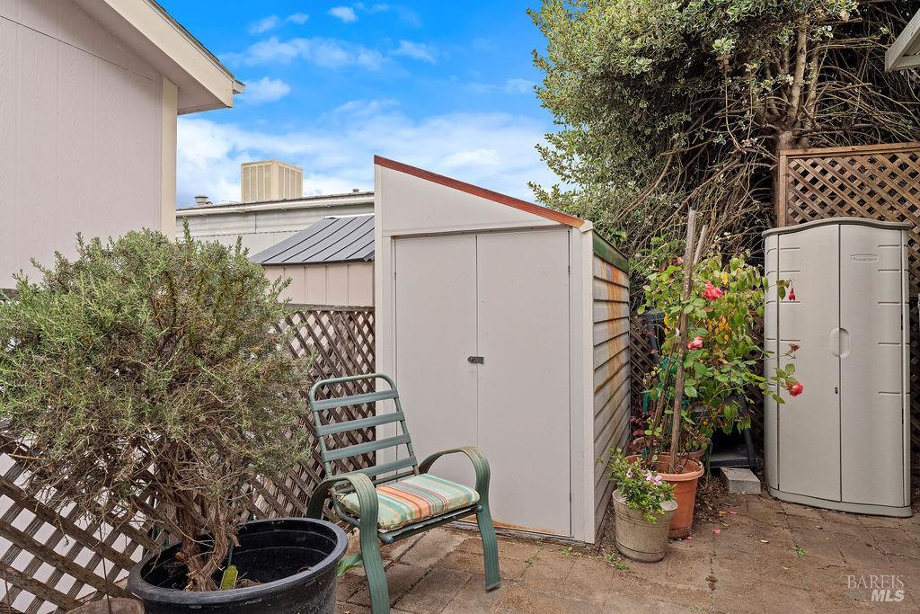 6800 N Redwood Avenue Sebastopol CA 95472