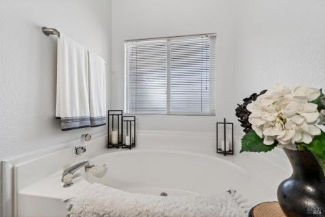 146 Stratford Way Santa Rosa CA 95401