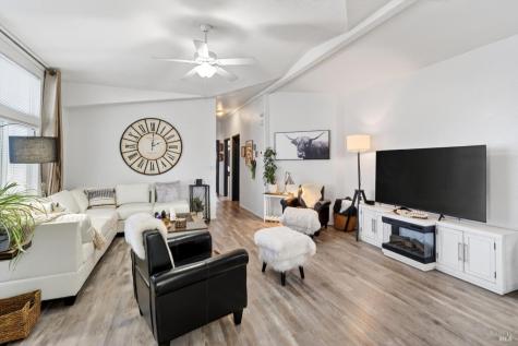 146 Stratford Way Santa Rosa CA 95401