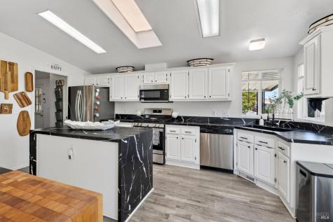 146 Stratford Way Santa Rosa CA 95401