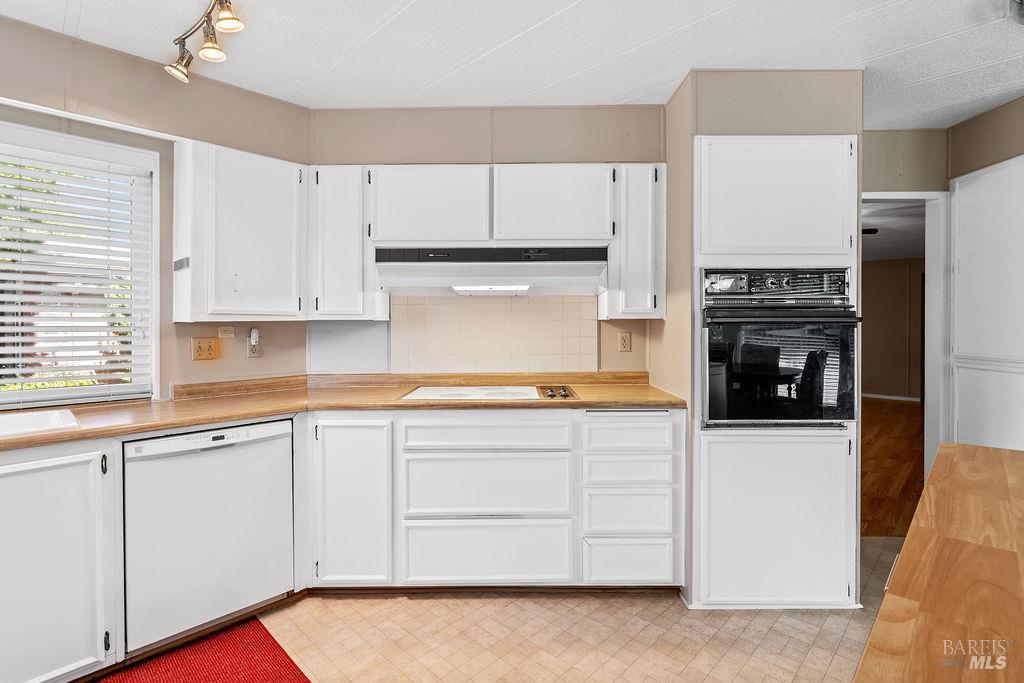 105 Glenoak Court Santa Rosa CA 95409