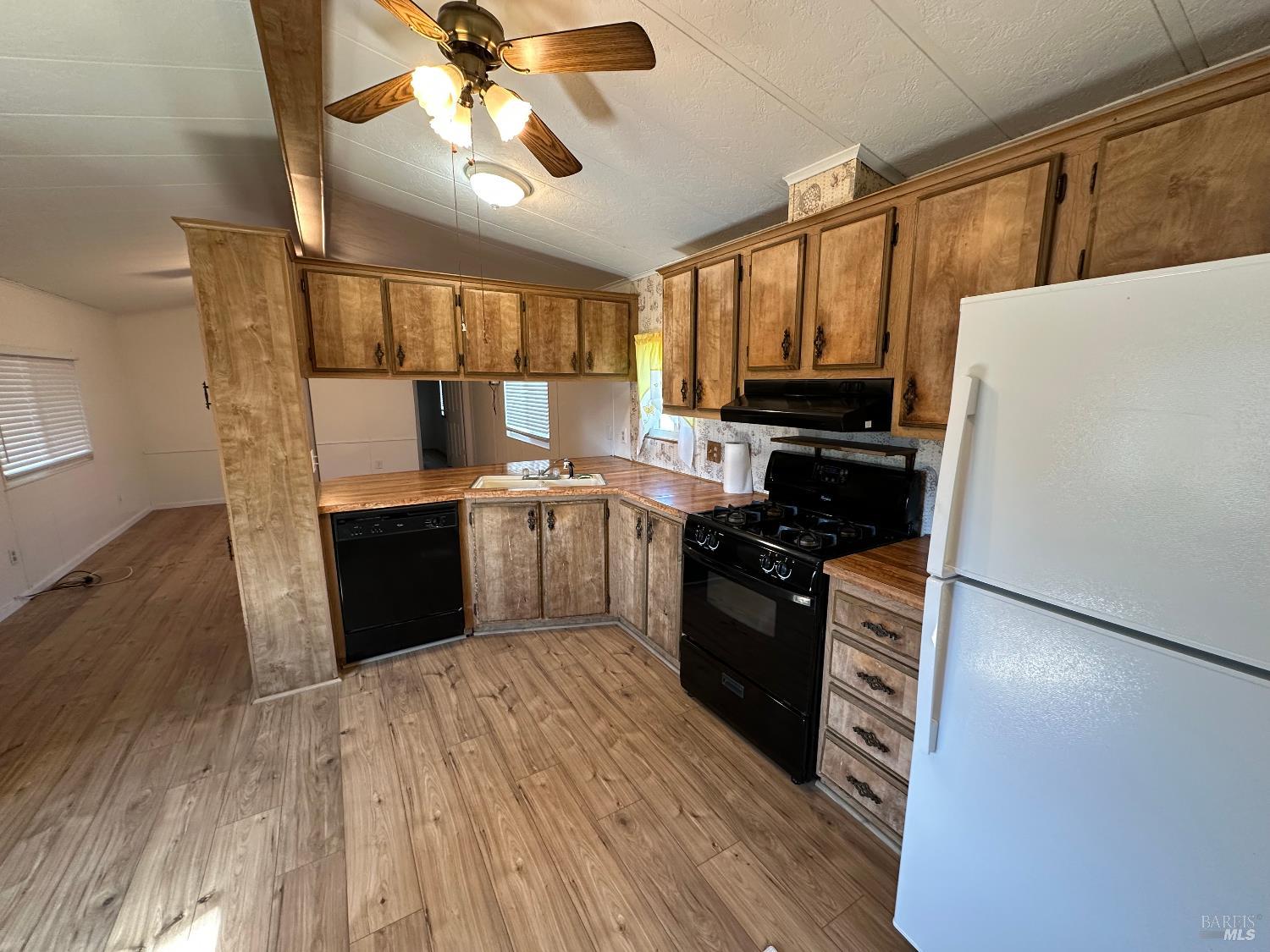 12880 4th. Street Clearlake Oaks CA 95423